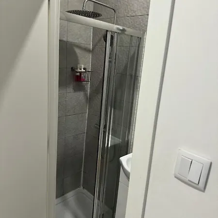 Antonio Pedro Quarto em Acomodações Particulares *