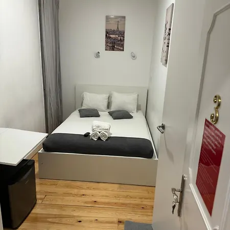 Quarto em Acomodações Particulares Antonio Pedro *