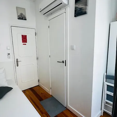Quarto em Acomodações Particulares Antonio Pedro *
