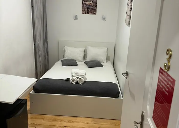Quarto em Acomodações Particulares Antonio Pedro *